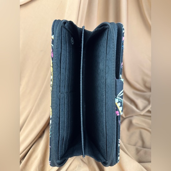 Vera Bradley Turn Lock Zip Around Wallet with multi color Paisly’s - Picture 11 of 16